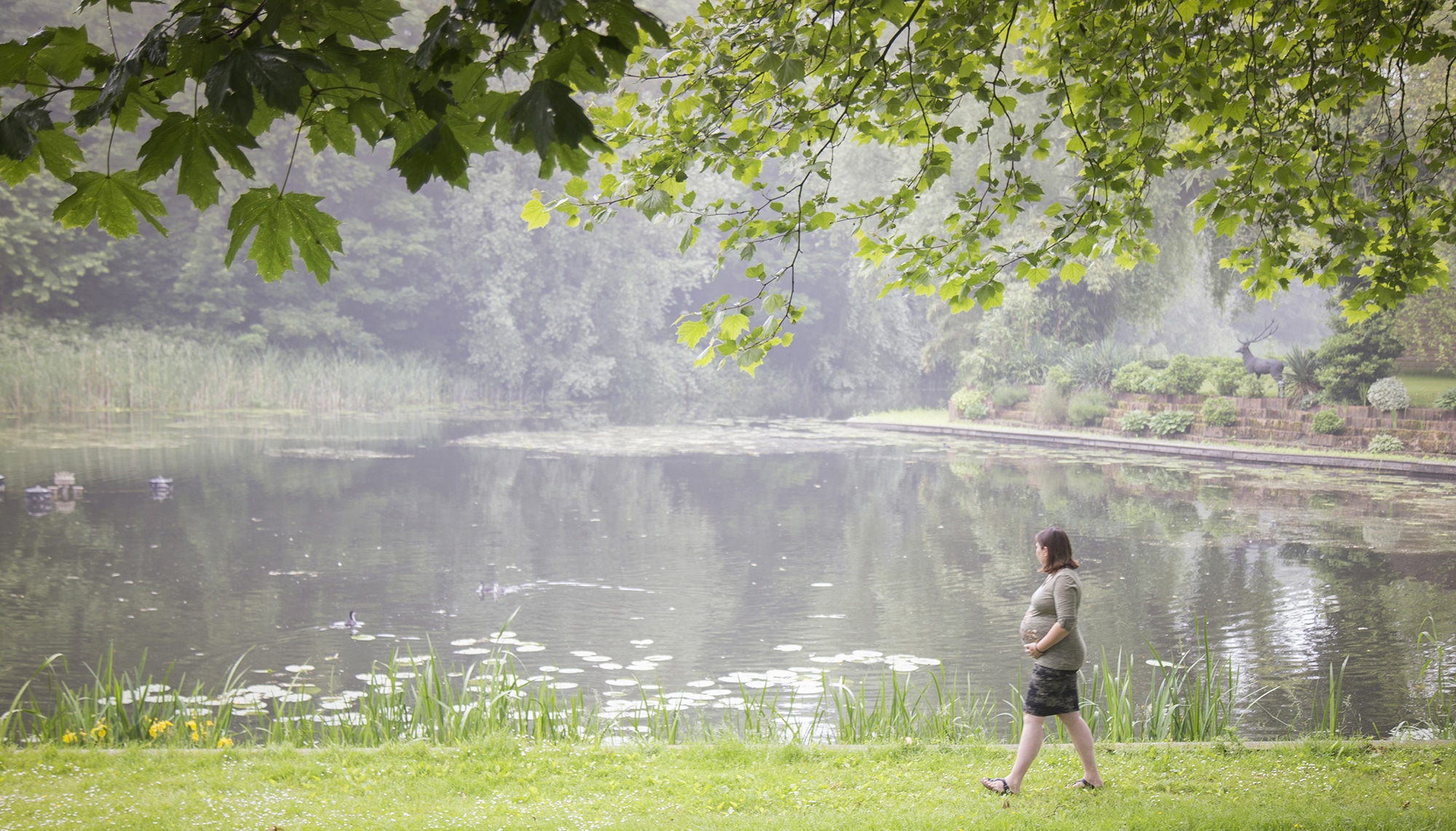 Zwangerschapsfotoshoot denbosch buiten