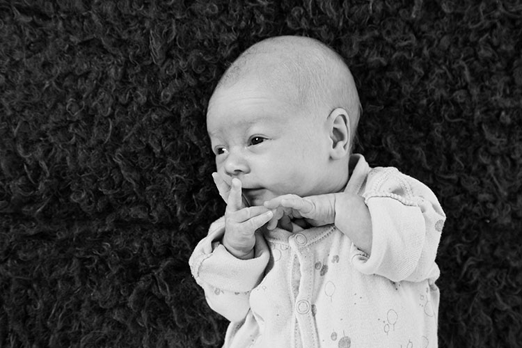 Baby zwartwit fotografie