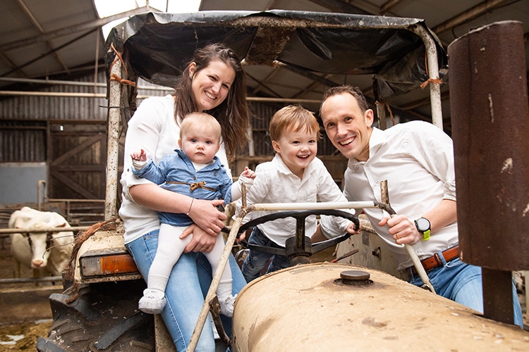 gezins foto's tractor