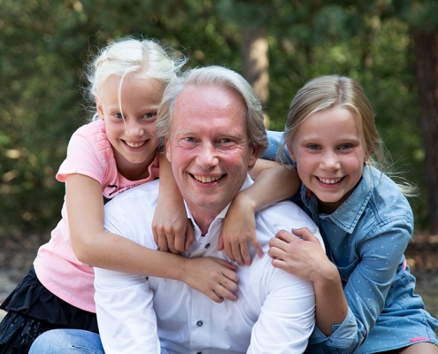 familie fotoshoot buiten in de natuur uden