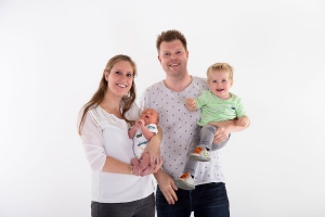 familie newbornshoot in studio