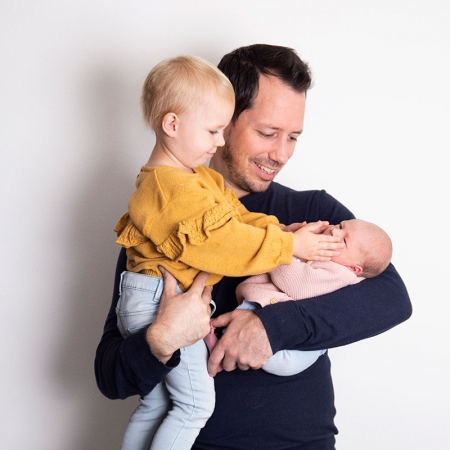 Newbornfotoshoot met zusje