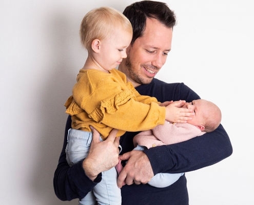 Newbornfotoshoot met zusje