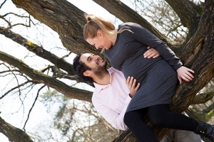 zwangerschapsfotoshoot in buitenlucht uden