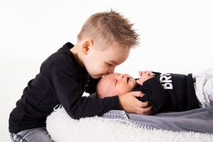 newbornshoot met oudere broer